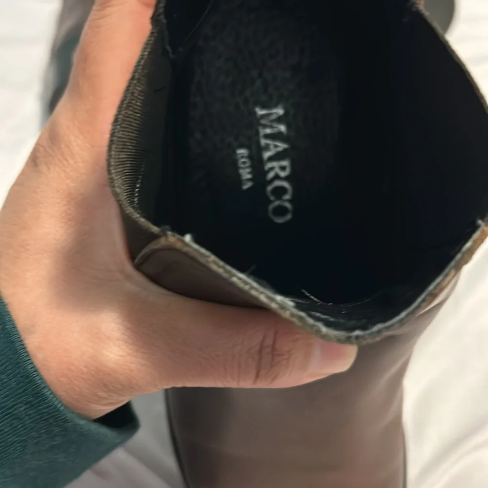 Boots - Picture 3 of 4